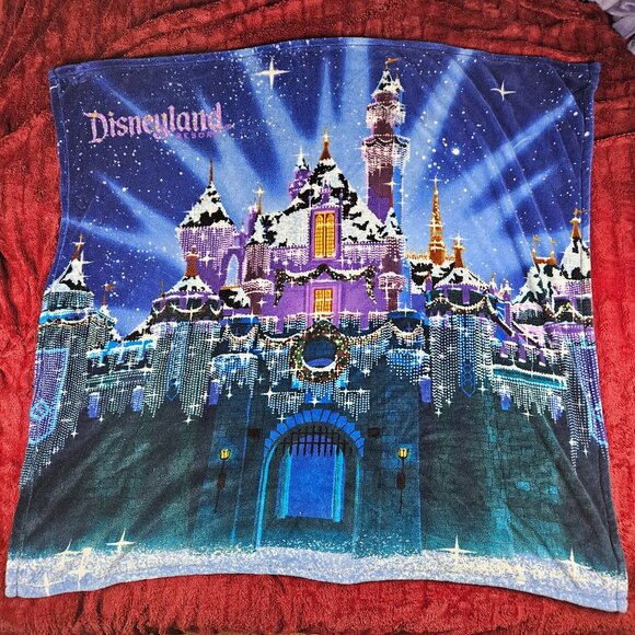 Disneyland Disney Christmas Castle Blanket Soft Throw Rare Print Holiday Xmas - Picture 1 of 8